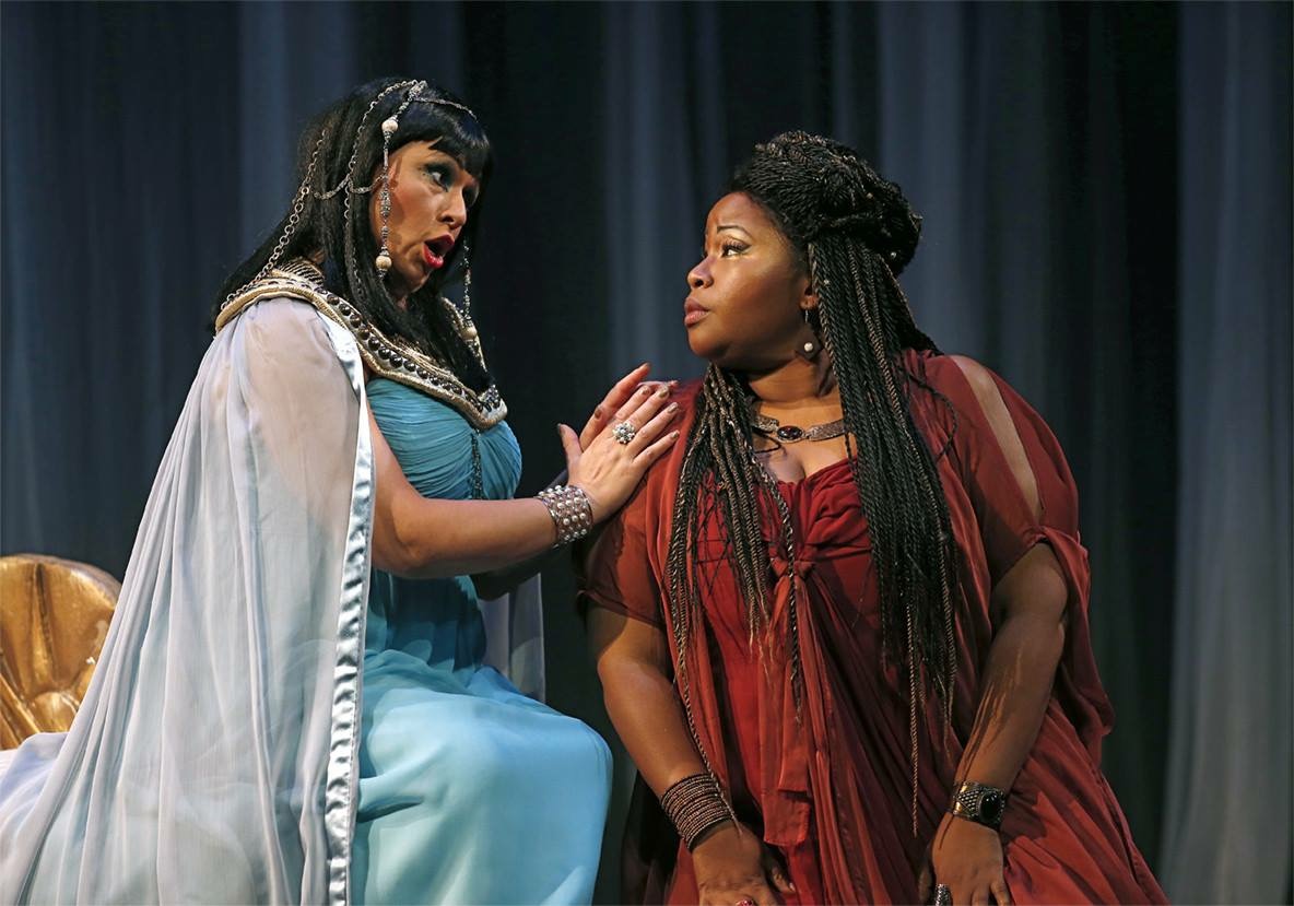 Tuija Knihtilä in Aida